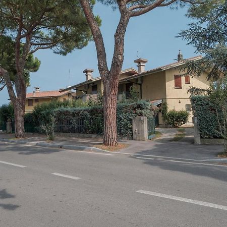 Villa Ida - 2 bedrooms apartment with private garden Sirmione Buitenkant foto