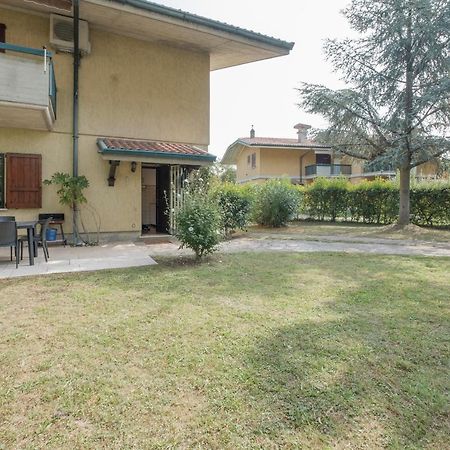 Villa Ida - 2 bedrooms apartment with private garden Sirmione Buitenkant foto