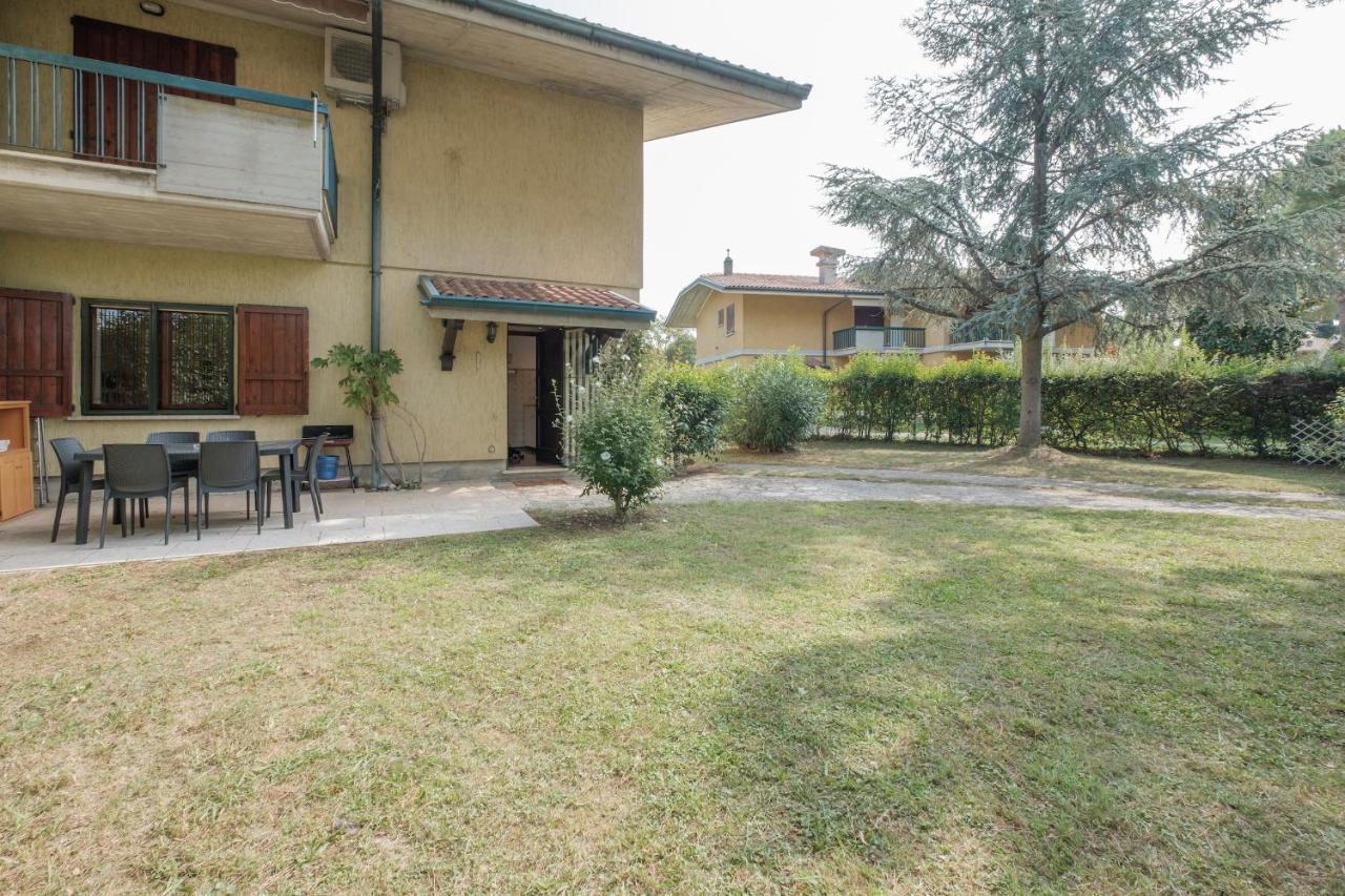 Villa Ida - 2 bedrooms apartment with private garden Sirmione Buitenkant foto