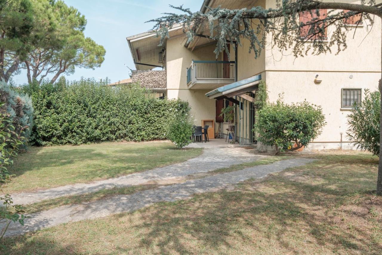 Villa Ida - 2 bedrooms apartment with private garden Sirmione Buitenkant foto