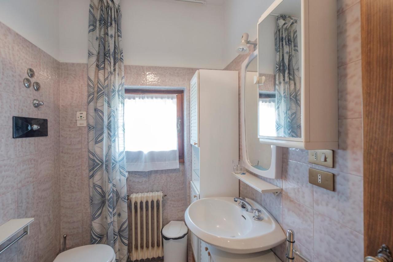 Villa Ida - 2 bedrooms apartment with private garden Sirmione Buitenkant foto