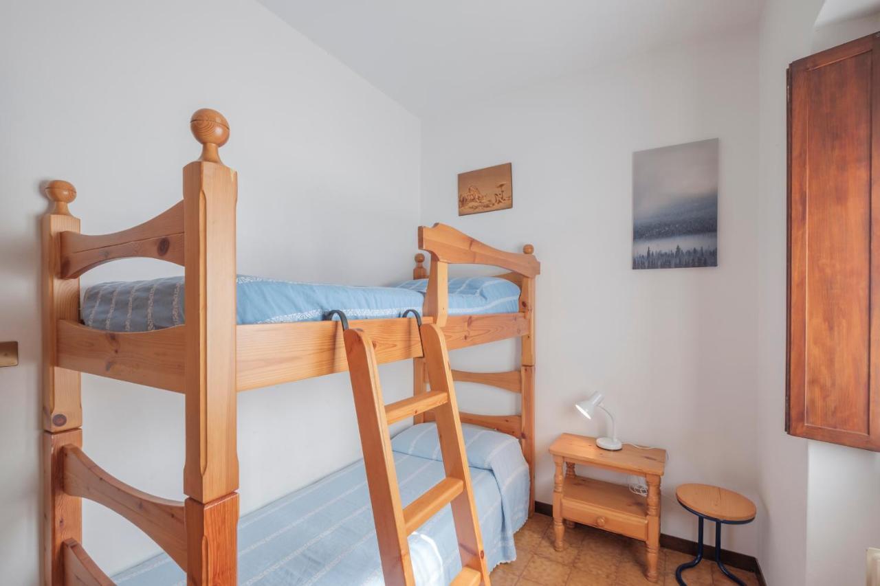 Villa Ida - 2 bedrooms apartment with private garden Sirmione Buitenkant foto